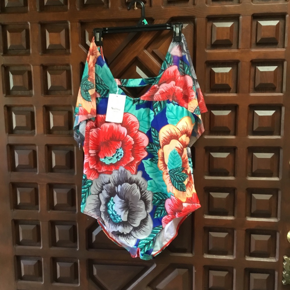 Rosegal Sexy and beautiful floral swimsuit.